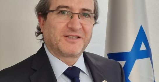 Con Embajador de Israel en Chile Gil Artzyeli tras la presentación de las credenciales al Presidente Boric 
