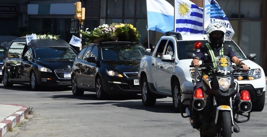 En imágenes, el adiós a Andrés Abt por las calles de Montevideo