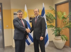 Primera entrevista con el Ministro Omar Paganini que se halla en Israel