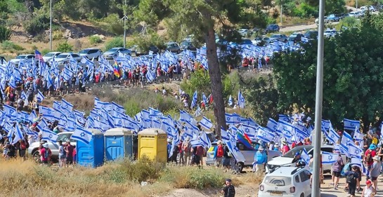  Tres uruguayos israelíes explican por qué salen a la calle a protestar