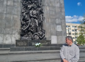 Emociones que quiebran. Con Mario Sinay, tras la memoria de la Shoá(II)