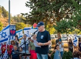 Dan Halutz, ex jefe de Tzahal, de un hogar de derecha al liderazgo de la protesta en Israel