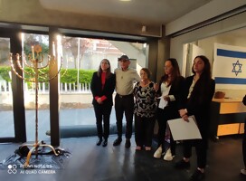 Visita de famiiares de secuestrados a la comunidad judía uruguaya