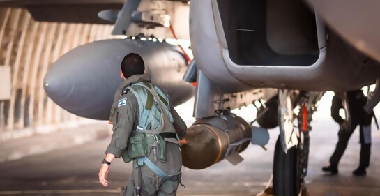 Llegó la respuesta: Israel atacó decenas de blancos de los hutíes en Yemen