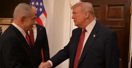Trump seguirá negociando, pero también se prepara para guerra con Irán