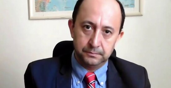 Experto israelí en Irán, donde nació, Meir Javedanfar, analiza con dolor