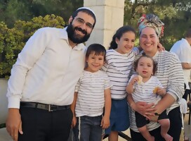 Con el nuevo Rabino de  Yavne, Osher Bitan y su esposa Emuna