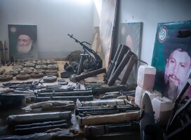 Armas de Hezbolá en una escuela de El Khiam Así explota Hezbolá las instituciones educativas para la actividad terrorista